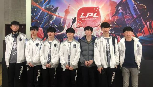 是迈向顶尖 是迈向顶尖